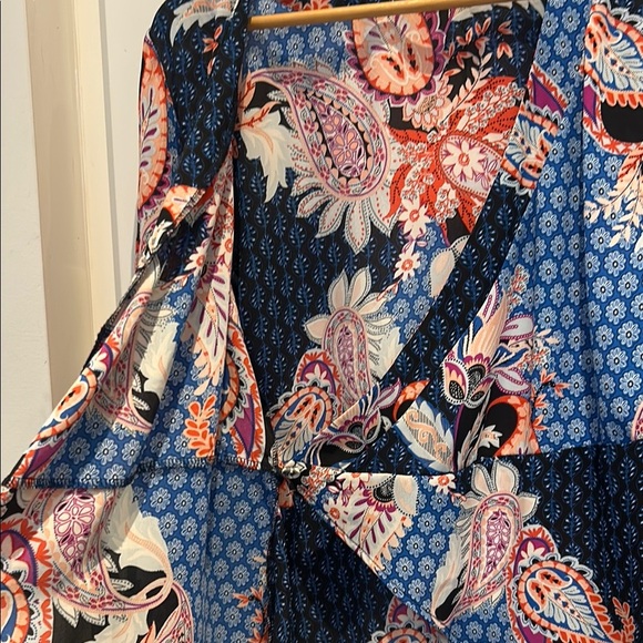 Chenault Flowy Patchwork Wrap Around Floral Blouse Bell Sleeves Size M - Picture 3 of 12